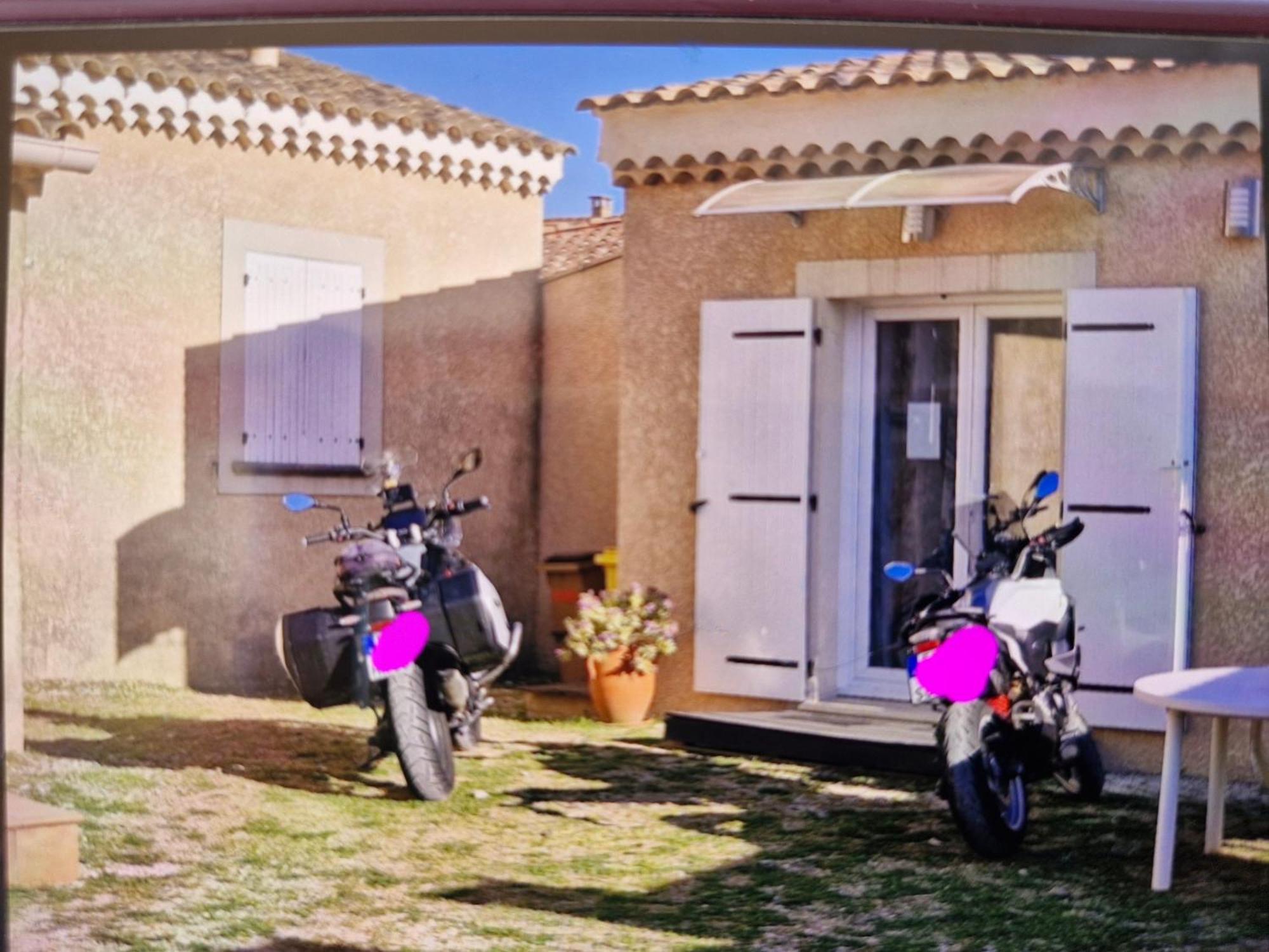 Petite Maison Meublee Entre Avignon Et Carpentras Morieres-les-Avignon Exteriér fotografie